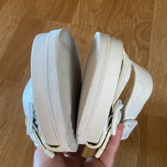 Louis Vuitton Mirabeau line slide sandals - Picture 15 of 17